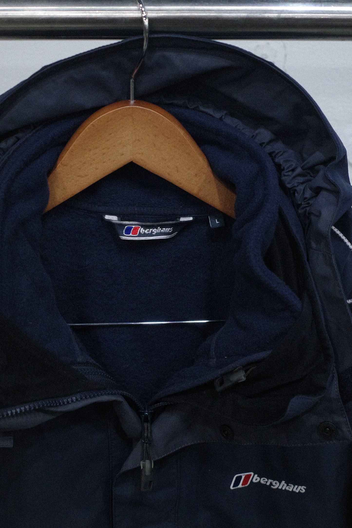 2000`S BERGHAUS NYLON SHELL JACKET