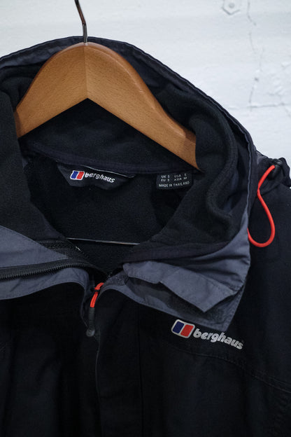 2000`S BERGHAUS NYLON SHELL JACKET