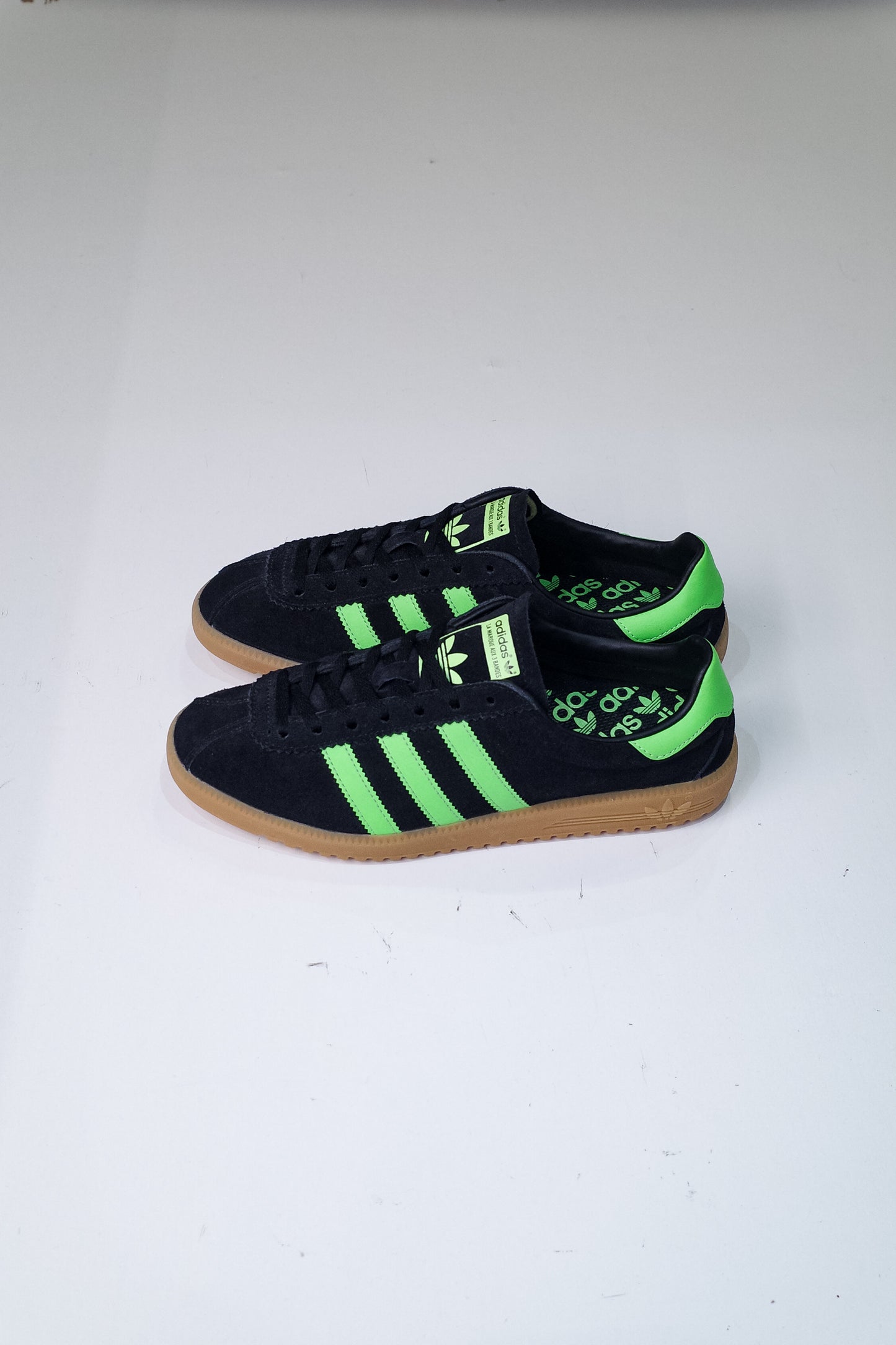 EURO ADIDAS TRAINERS BERMUDA US8