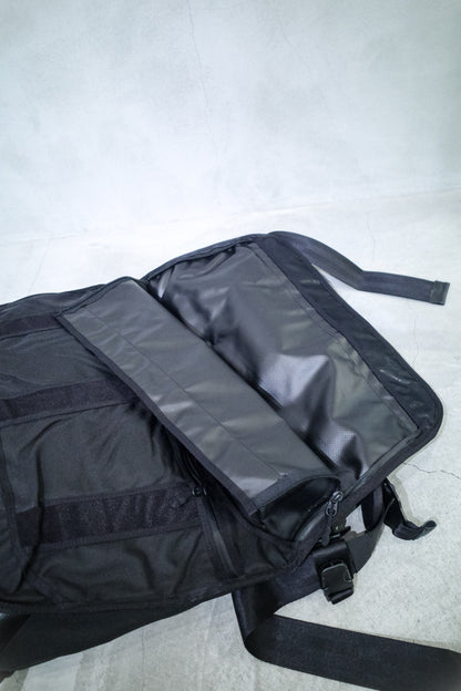 DAEDSTOCK 2000'S NIKE MESSENGER BAG "TRIPLE BLACK"