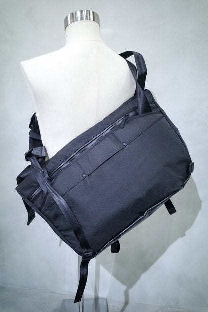 DAEDSTOCK 2000'S NIKE MESSENGER BAG "TRIPLE BLACK"