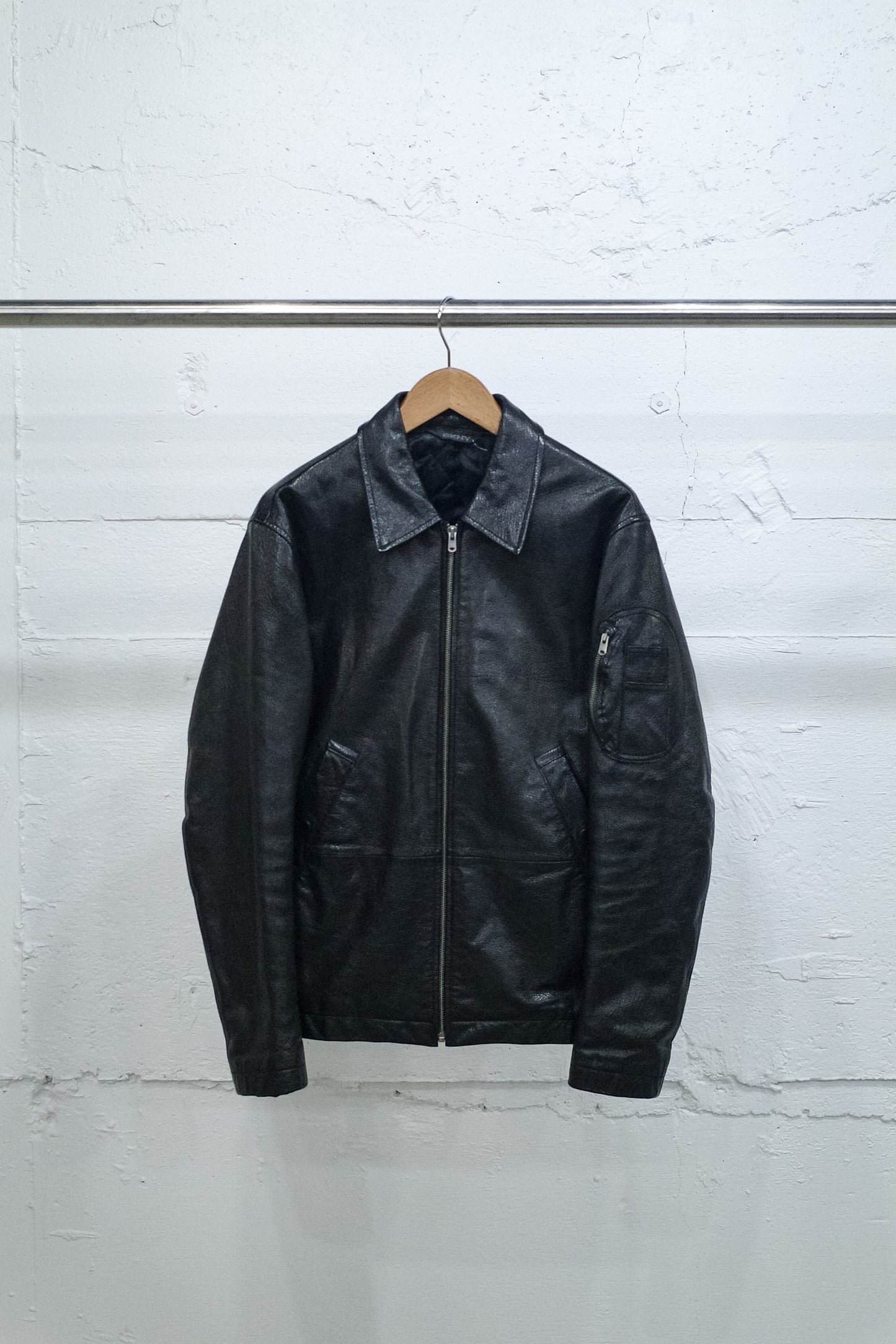 2000`S DKNY LEATHER JACKET