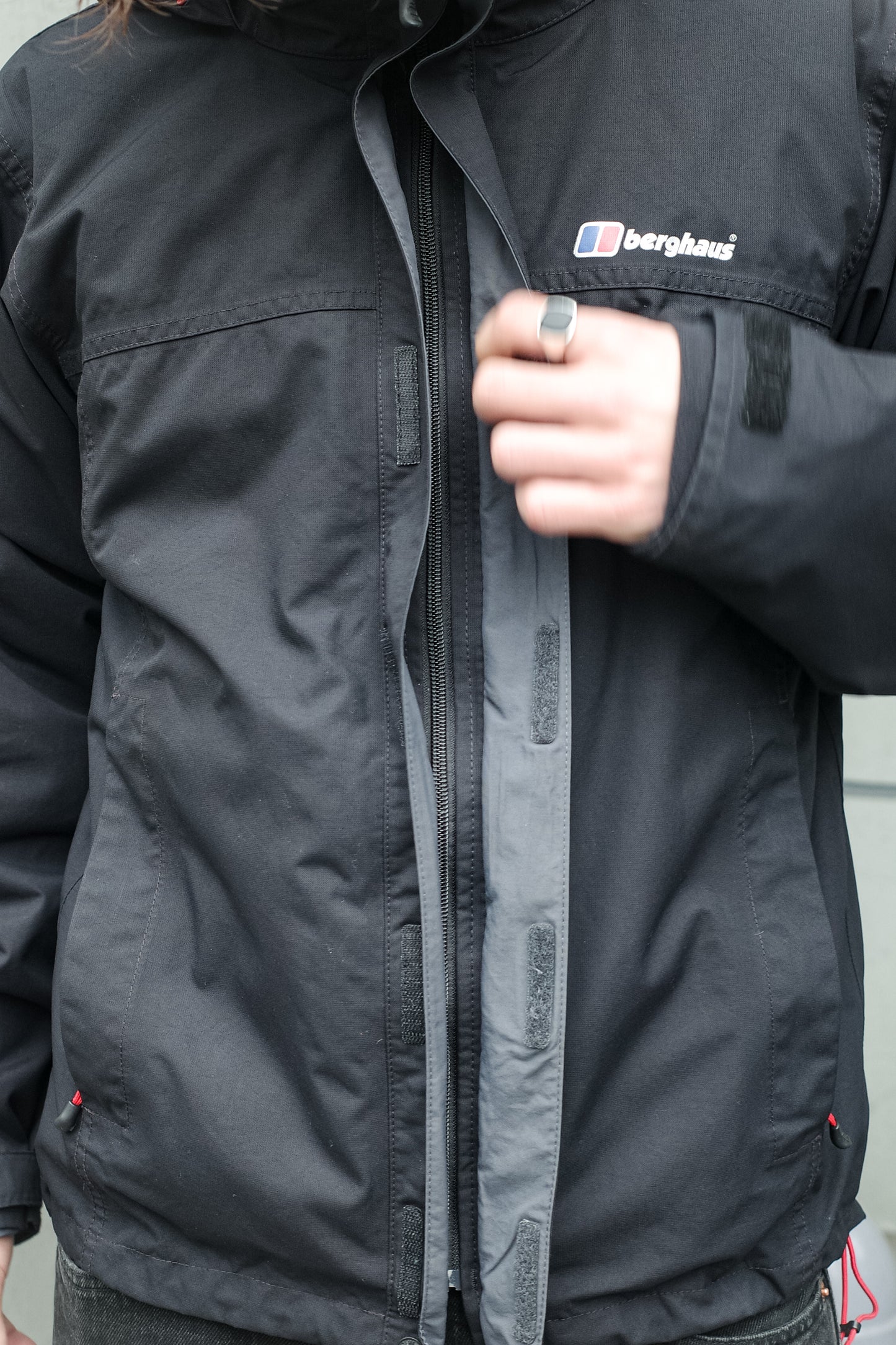 2000`S BERGHAUS NYLON SHELL JACKET